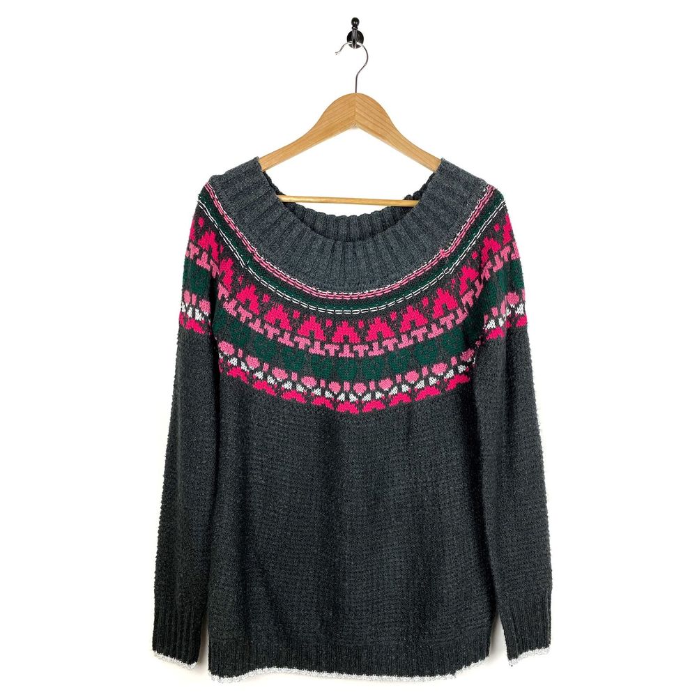 Maurices Pattern Grey Sweater Size Medium